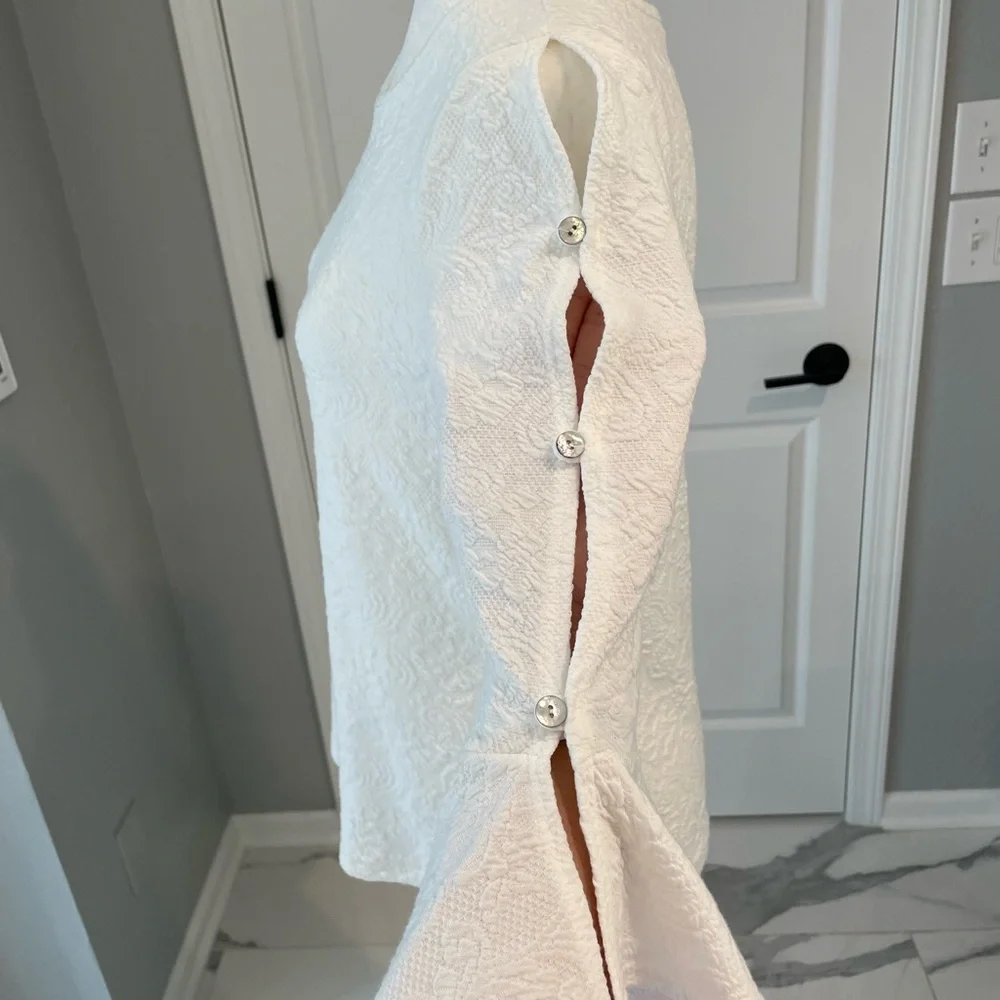 NWOT Elegant White/Cream Bell 3/4 Sleeve Top - Picture 3 of 9